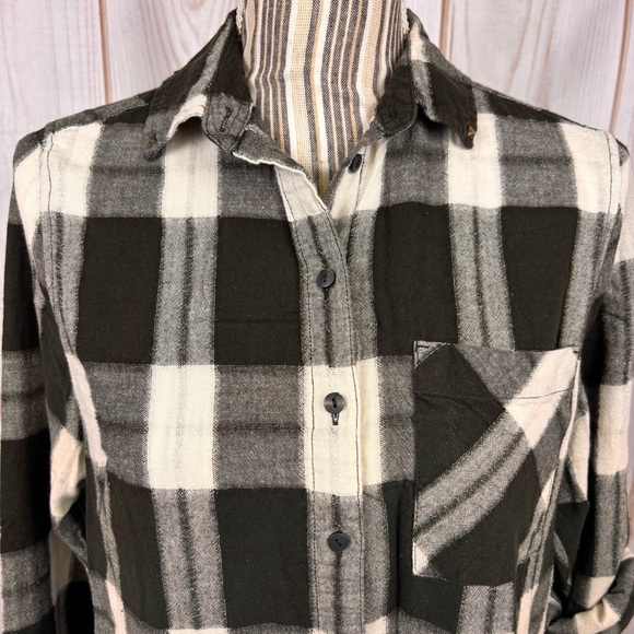 Zara Button-Up Collared Shirt Long Sleeve Cuff Plaid Flannel Black White Size XS - Picture 4 of 14